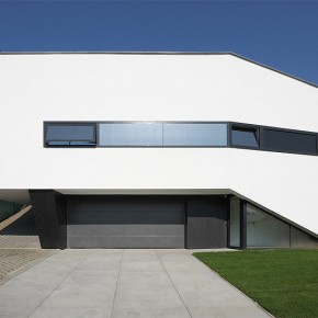 Casa minimalista en Eslovaquia de Paulíny Hovorka Architekti Casa minimalista en Eslovaquia de Paulíny Hovorka Architekti