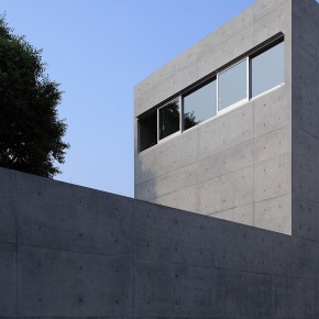 Vivienda minimalista de hormigón en forma de L, por Kazunori Fujimoto Vivienda minimalista de hormigón en forma de L, por Kazunori Fujimoto