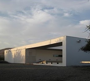 Una casa con patios, por Ricardo Abuauad Una casa con patios, por Ricardo Abuauad