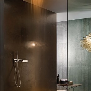 Juegos de agua y luz con el nuevo rociador AcquaZone de Fantini Juegos de agua y luz con el nuevo rociador AcquaZone de Fantini