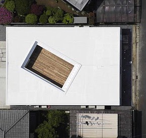 F-White: la casa del patio oblicuo, por Takuro Yamamoto Architects F-White: la casa del patio oblicuo, por Takuro Yamamoto Architects
