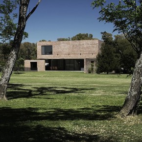 Arquitectura en ladrillo visto: casa unifamiliar de Estudio BaBO Arquitectura en ladrillo visto: casa unifamiliar de Estudio BaBO
