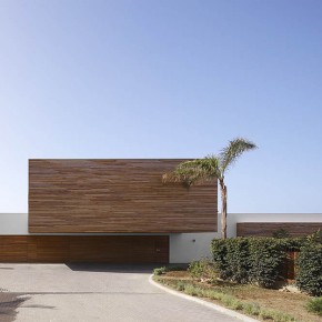 Vivienda frente al mar en puro blanco, por Susanna Cots Vivienda frente al mar en puro blanco, por Susanna Cots