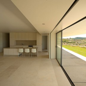 La casa que se fundió con la naturaleza, por Topos Atelier de Arquitectura La casa que se fundió con la naturaleza, por Topos Atelier de Arquitectura