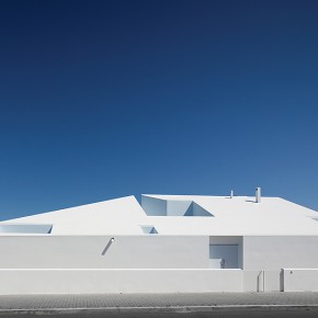 Casa contemporánea con sabor tradicional, por ARX Portugal y Stefano Riva Casa contemporánea con sabor tradicional, por ARX Portugal y Stefano Riva