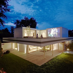 Bungalow transformado en residencia unifamiliar, del estudio Christ Christ Associated ArchitectsDe bungalow a casa unifamiliar, por Christ Christ Ass. Architects Bungalow transformado en residencia unifamiliar, del estudio Christ Christ Associated ArchitectsDe bungalow a casa unifamiliar, por Christ Christ Ass. Architects