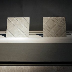 Uainot Architetti firma la colección Glypho en piedra serena de Il Casone Uainot Architetti firma la colección Glypho en piedra serena de Il Casone