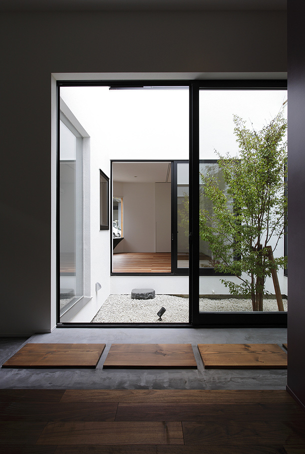 Interiores minimalistas Decoración interior Patio Minimalista
