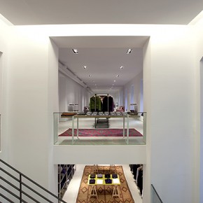 La tienda de Aspesi en Madrid que diseñó Teresa Sapey Estudio La tienda de Aspesi en Madrid que diseñó Teresa Sapey Estudio