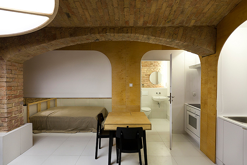 Mili Młodzi Ludzie convierte un sótano en una vivienda